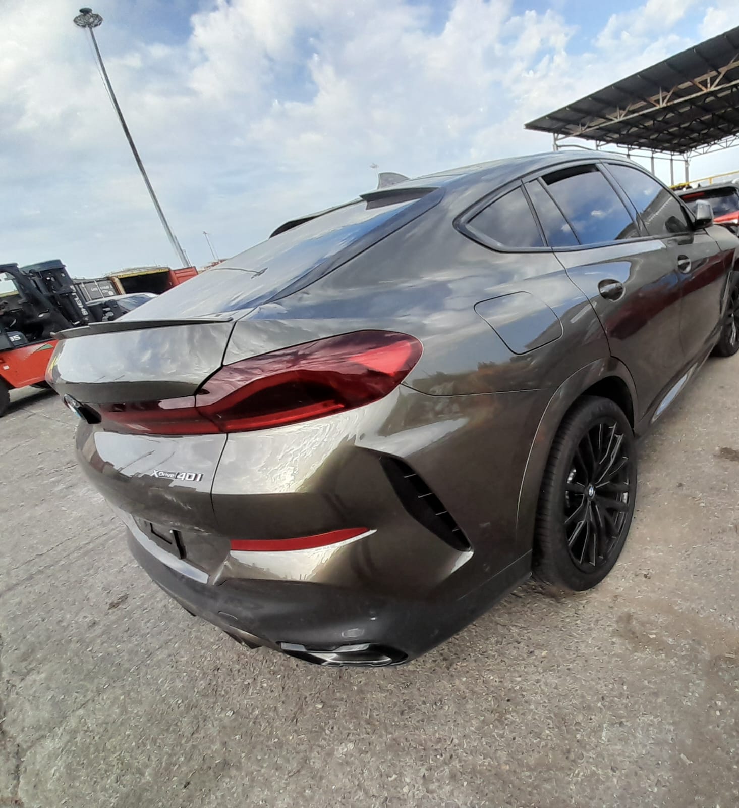 BMW X6 2023 GOLD vin: 5UXCY6C02P9R94949
